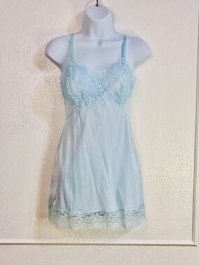 vintage 1960s Vassarette baby blue nylon slip dress sz.30D